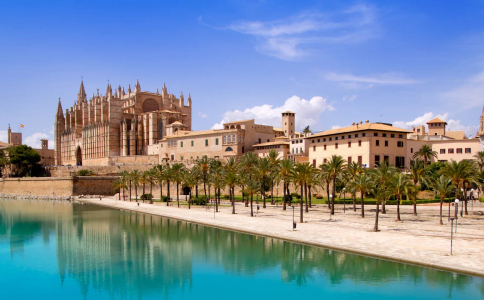 Palma de Maljorka Lieldienās ar FlyMeAway